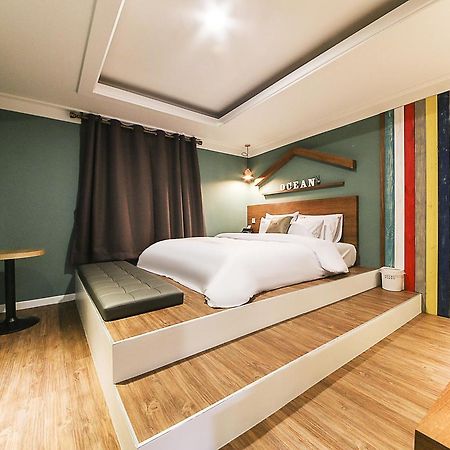 Cheongju Ocean Hotel Bagian luar foto