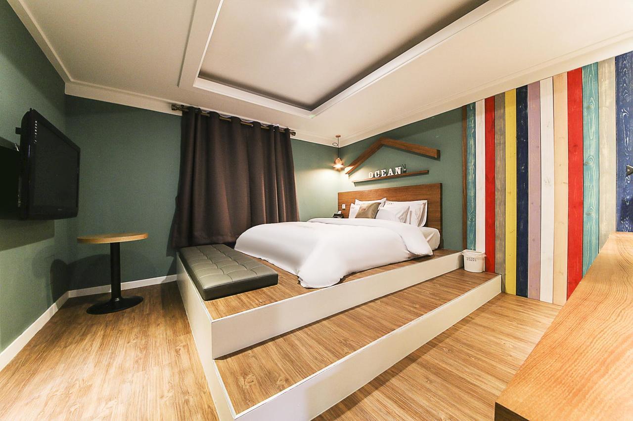 Cheongju Ocean Hotel Bagian luar foto