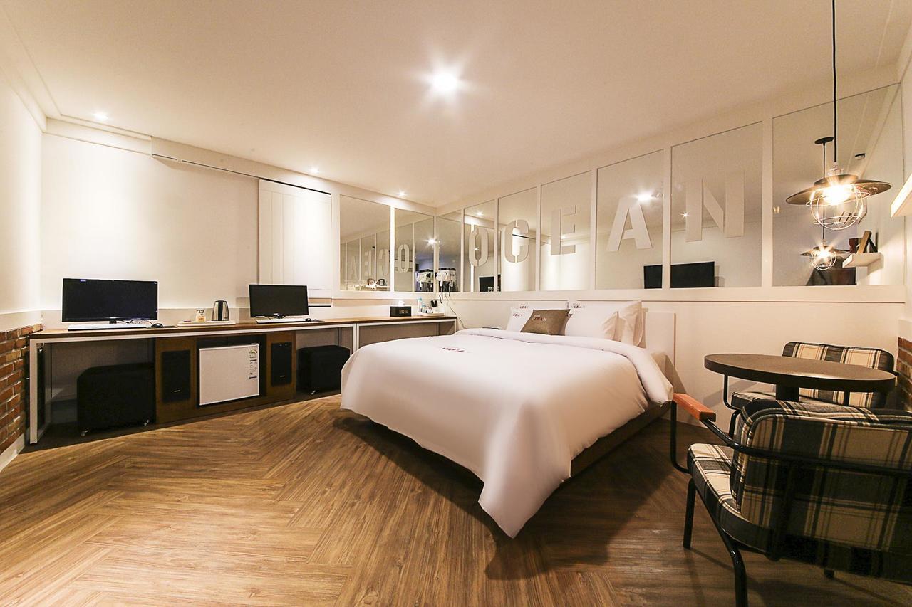 Cheongju Ocean Hotel Bagian luar foto