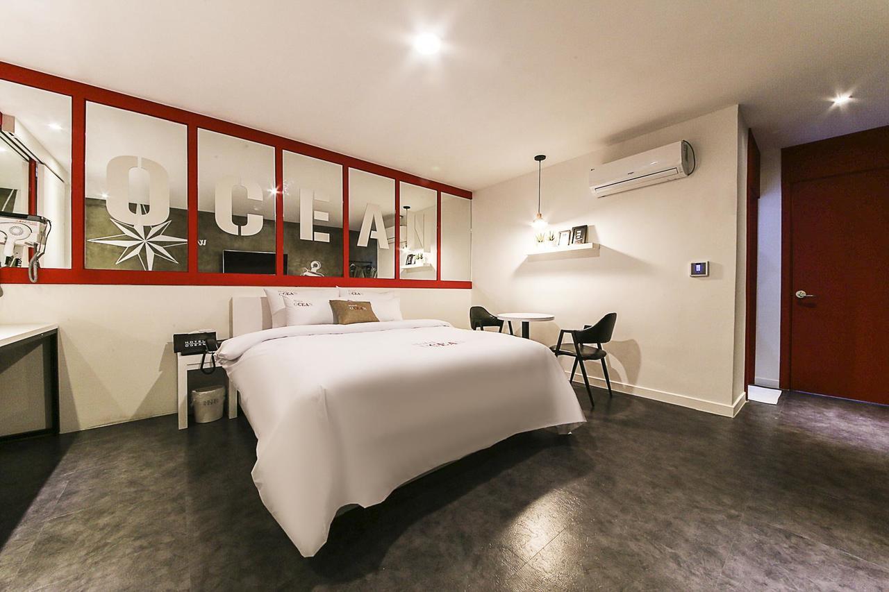 Cheongju Ocean Hotel Bagian luar foto