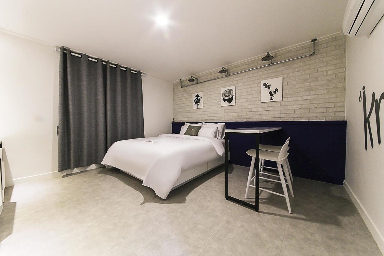 Cheongju Ocean Hotel Bagian luar foto