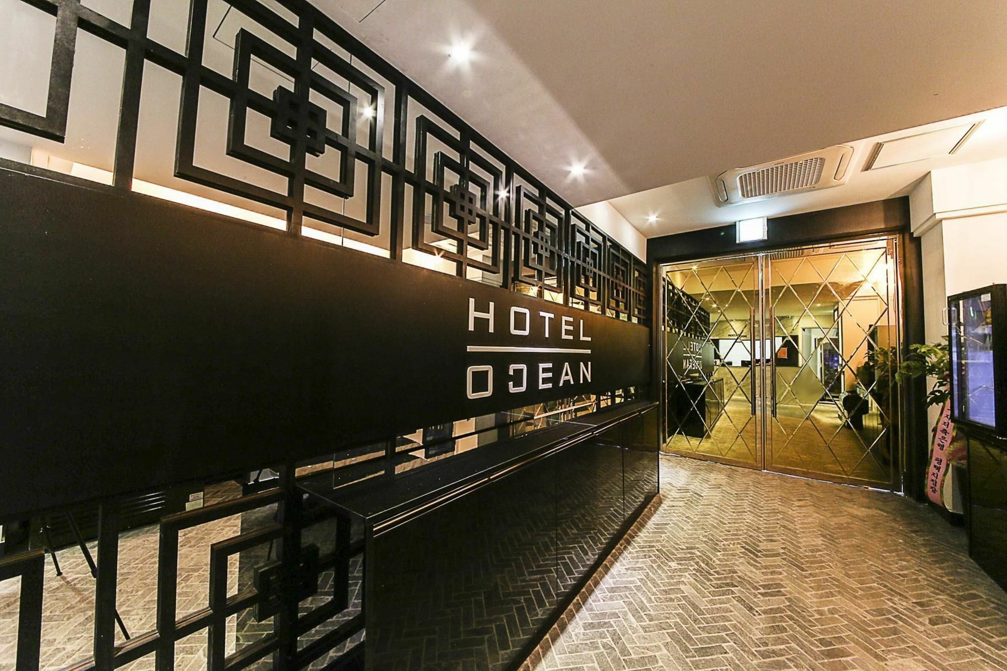 Cheongju Ocean Hotel Bagian luar foto